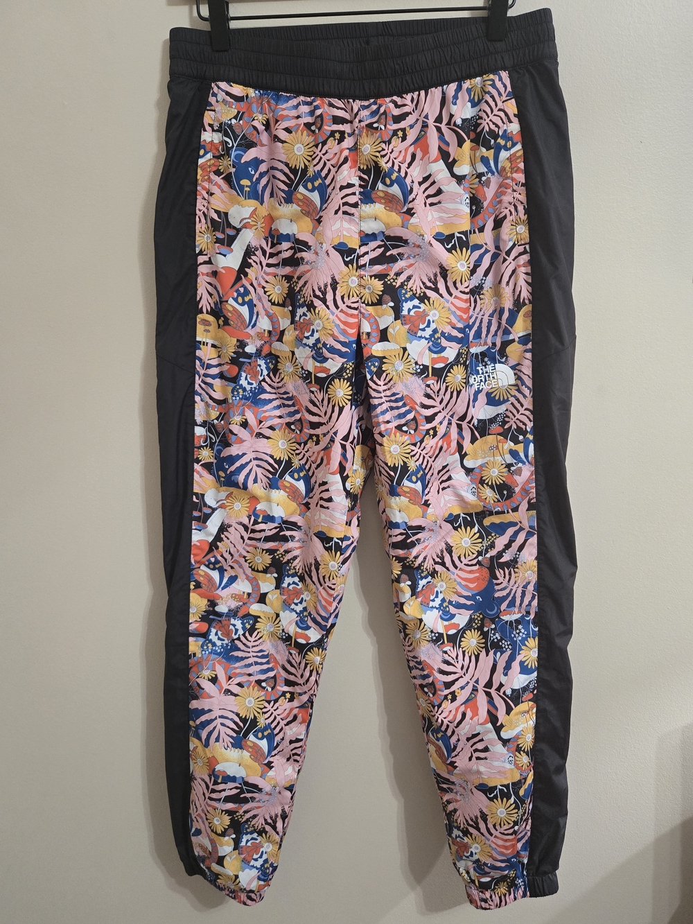 The North Face Hydrenaline 2000 Pants Womens M Tropical Floral Print NWOT